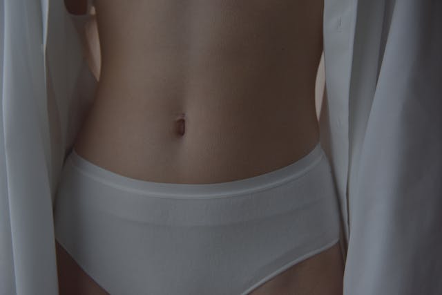 배꼽 청결 관리에 대해 설명하는 글의 썸네일 사진