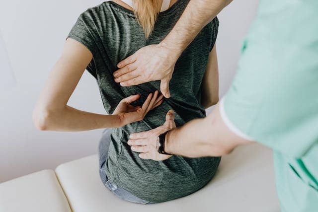 허리 통증에 대해 설명하는 글의 썸네일 사진