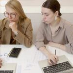 만성 신장 질환, 오래 앉을 수록 심각! 예방법 8가지