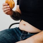 폭식이 심장 건강에 치명적인 이유